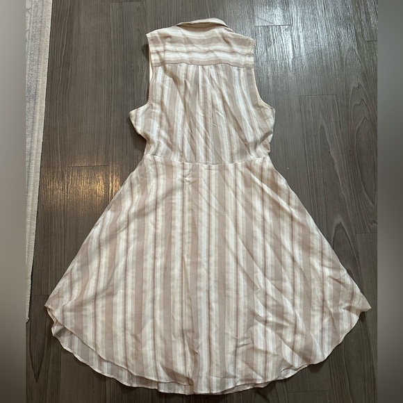 BCBGENERATION Beige and White Striped Sleeveless A-Line Button Down Dress - Picture 3 of 5